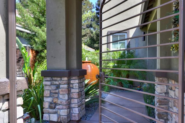 445 Westlake Dr, West Sacramento, CA 95605