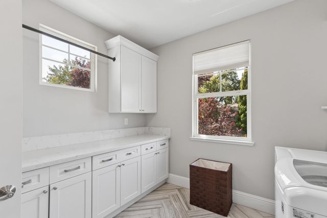 445 Westlake Dr, West Sacramento, CA 95605