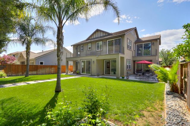 445 Westlake Dr, West Sacramento, CA 95605