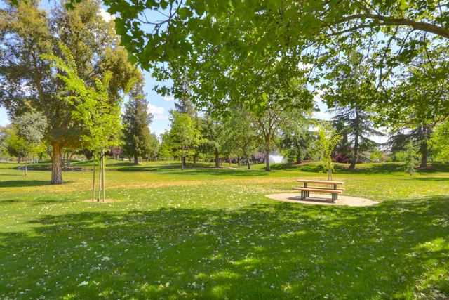 445 Westlake Dr, West Sacramento, CA 95605