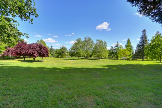 445 Westlake Dr, West Sacramento, CA 95605