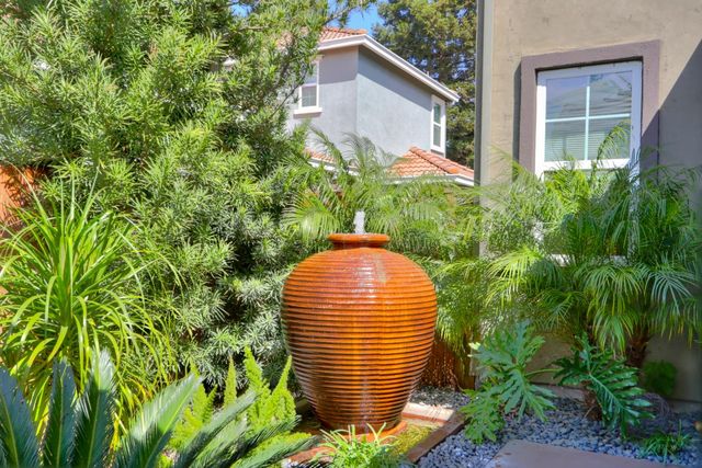 445 Westlake Dr, West Sacramento, CA 95605