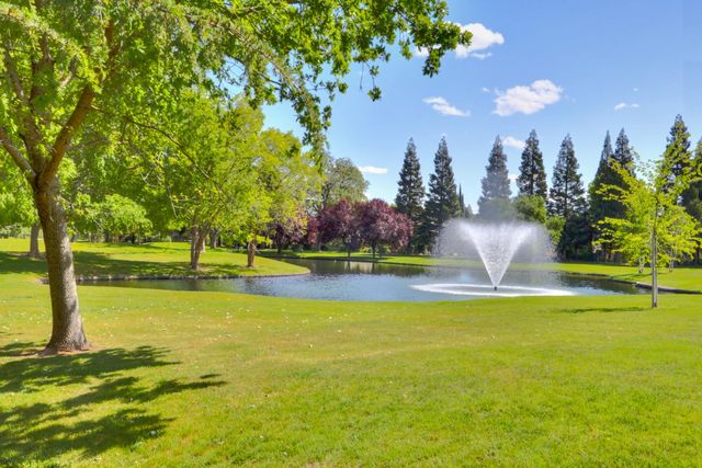 445 Westlake Dr, West Sacramento, CA 95605