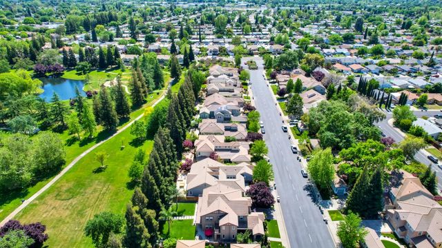 445 Westlake Dr, West Sacramento, CA 95605