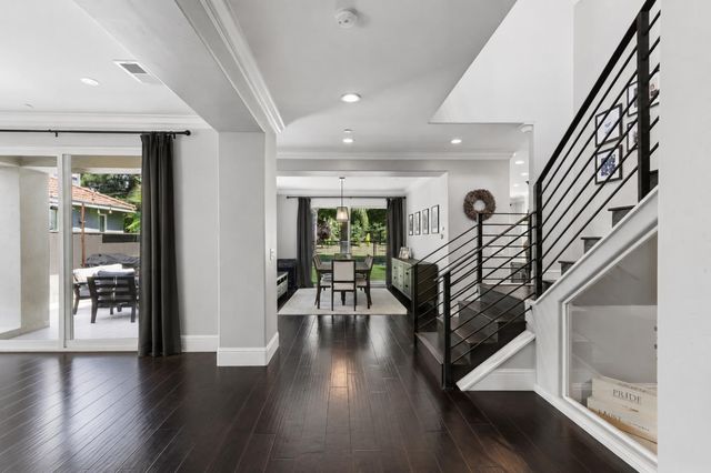 445 Westlake Dr, West Sacramento, CA 95605