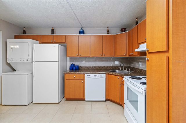 8205 SUN SPRING CIRCLE C2, Orlando, FL 32825