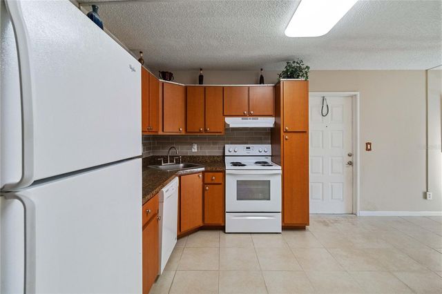 8205 SUN SPRING CIRCLE C2, Orlando, FL 32825