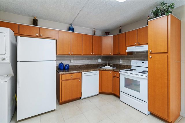 8205 SUN SPRING CIRCLE C2, Orlando, FL 32825