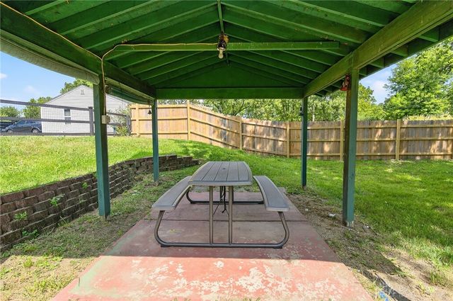 1946 N Longview Street, Beavercreek, OH 45432