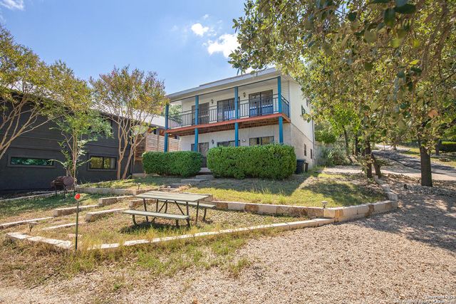 1021 Hillcrest Forest, Canyon Lake, TX 78133