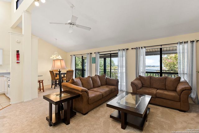 1021 Hillcrest Forest, Canyon Lake, TX 78133