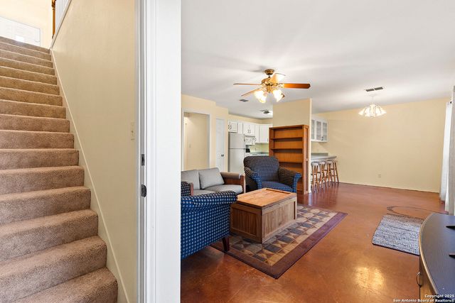 1021 Hillcrest Forest, Canyon Lake, TX 78133