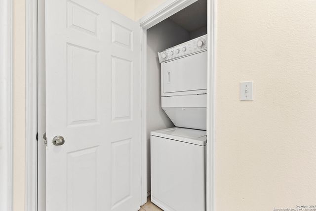 1021 Hillcrest Forest, Canyon Lake, TX 78133