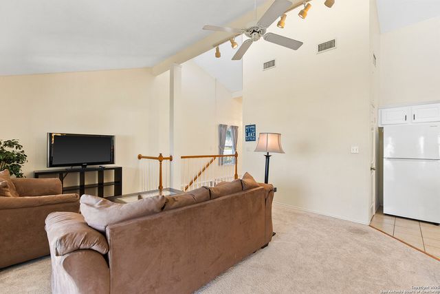1021 Hillcrest Forest, Canyon Lake, TX 78133