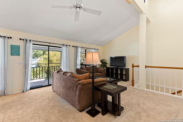 1021 Hillcrest Forest, Canyon Lake, TX 78133