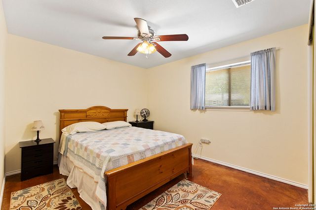 1021 Hillcrest Forest, Canyon Lake, TX 78133
