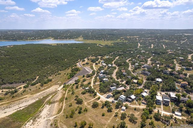 1021 Hillcrest Forest, Canyon Lake, TX 78133