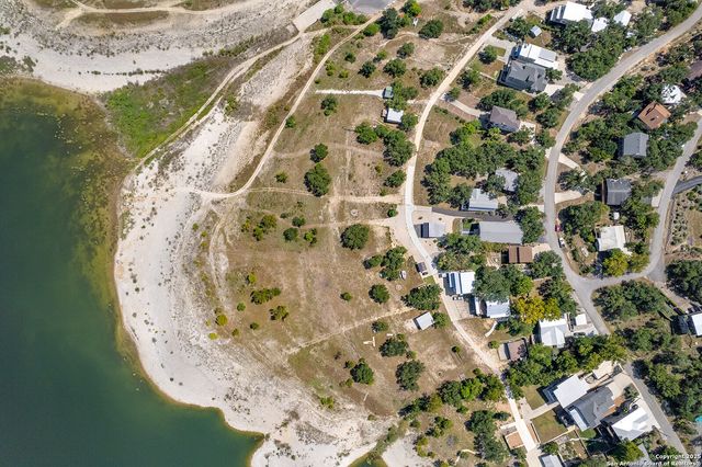 1021 Hillcrest Forest, Canyon Lake, TX 78133