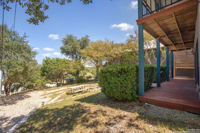 1021 Hillcrest Forest, Canyon Lake, TX 78133