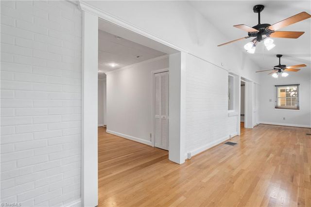 719 Quarterstaff Road, Winston-salem, NC 27104