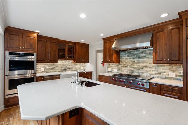 719 Quarterstaff Road, Winston-salem, NC 27104