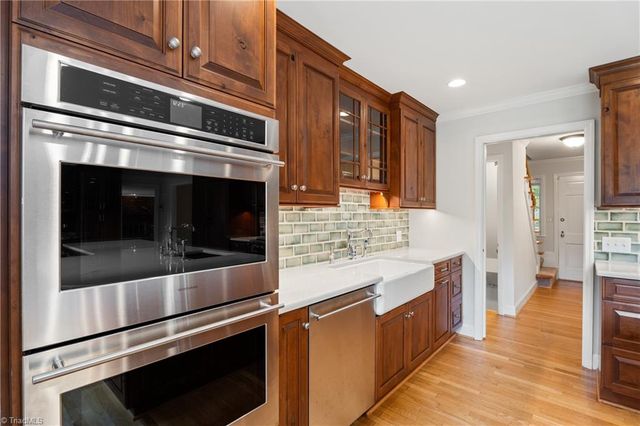 719 Quarterstaff Road, Winston-salem, NC 27104