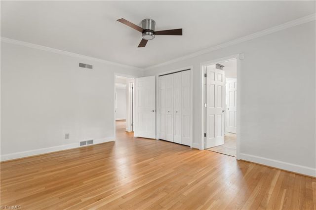 719 Quarterstaff Road, Winston-salem, NC 27104