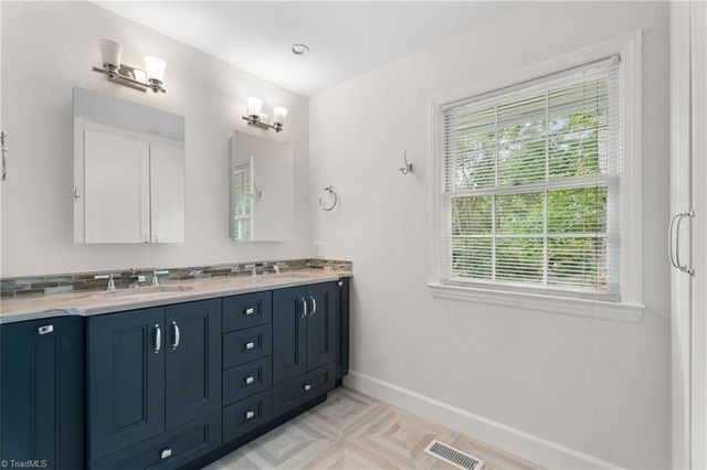 719 Quarterstaff Road, Winston-salem, NC 27104