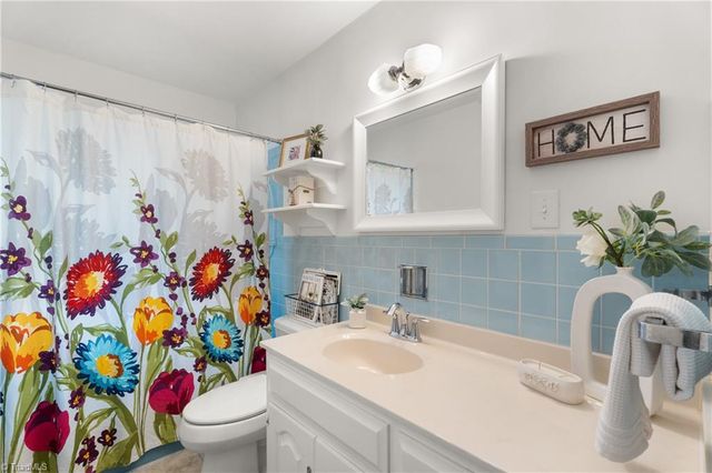 719 Quarterstaff Road, Winston-salem, NC 27104