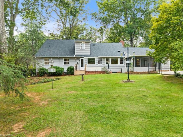 719 Quarterstaff Road, Winston-salem, NC 27104