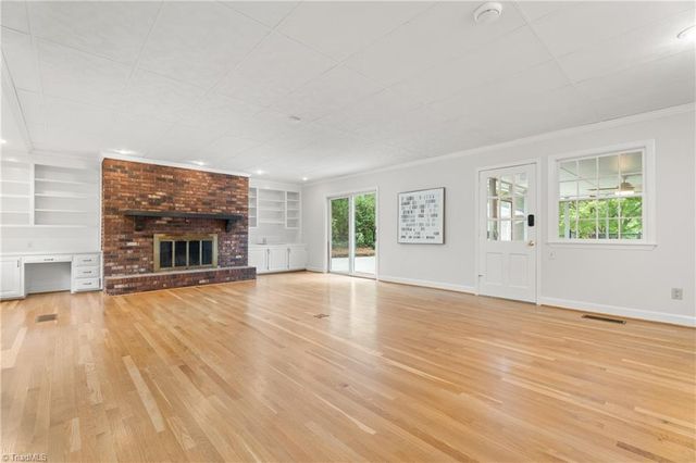 719 Quarterstaff Road, Winston-salem, NC 27104