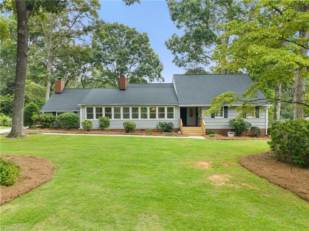 719 Quarterstaff Road, Winston-salem, NC 27104