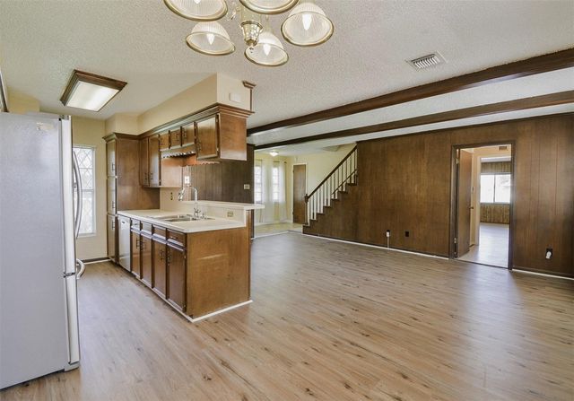 13915 Roundstone Lane, Houston, TX 77015