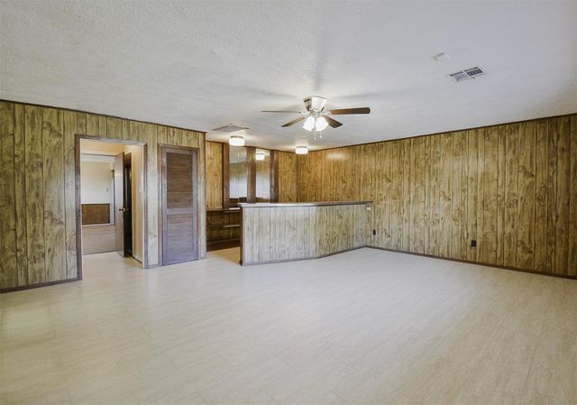 13915 Roundstone Lane, Houston, TX 77015