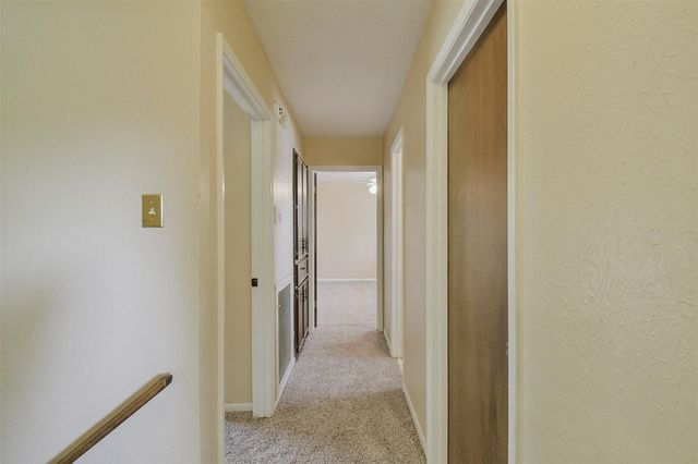 13915 Roundstone Lane, Houston, TX 77015