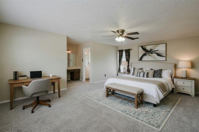 13915 Roundstone Lane, Houston, TX 77015