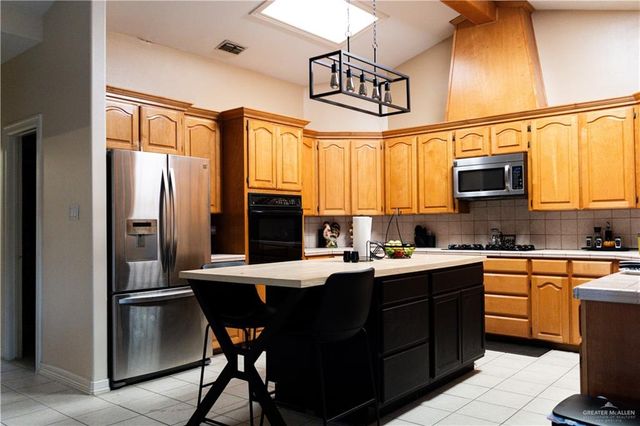 4901 W State Highway 107 Street, Mcallen, TX 78504