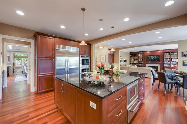 4315 Suffield Court, Skokie, IL 60076