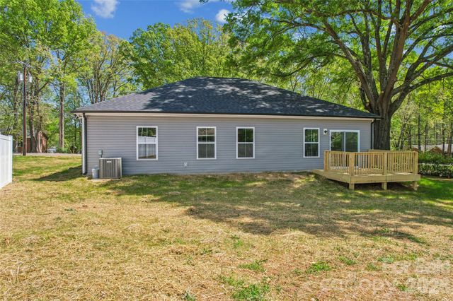 321 Henderson Circle, Harrisburg, NC 28075