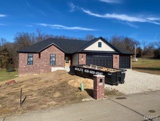 532 Chestnut Oaks Court, Washington, MO 63090