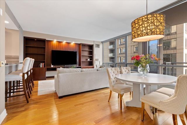 600 N LAKE SHORE Drive 2102, Chicago, IL 60611