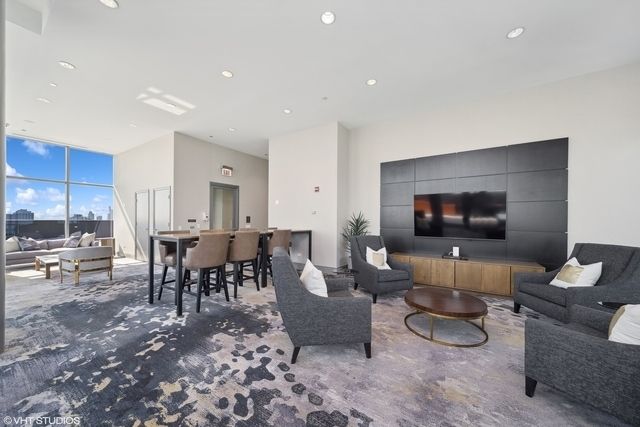600 N LAKE SHORE Drive 2102, Chicago, IL 60611