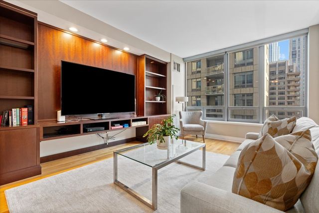 600 N LAKE SHORE Drive 2102, Chicago, IL 60611