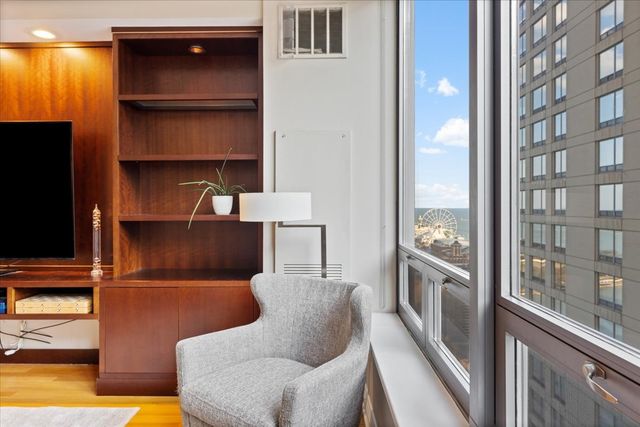 600 N LAKE SHORE Drive 2102, Chicago, IL 60611