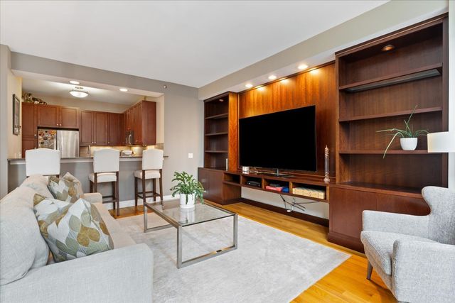 600 N LAKE SHORE Drive 2102, Chicago, IL 60611