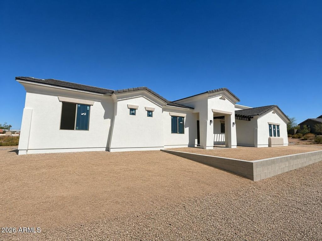 684 N MOON Road, Apache Junction, AZ 85119 — exterior