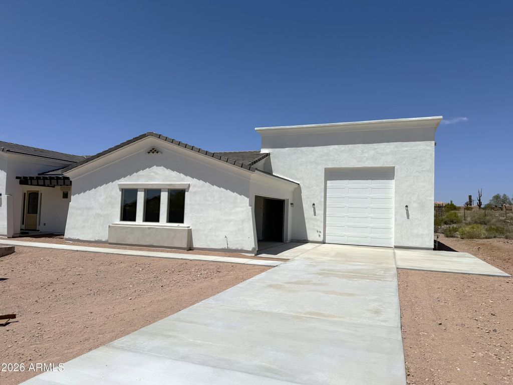 684 N MOON Road, Apache Junction, AZ 85119 — photo 2