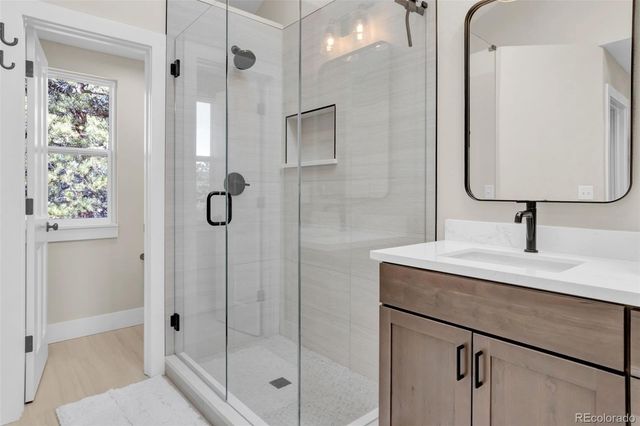 26400 Columbine Glen Avenue, Golden, CO 80401