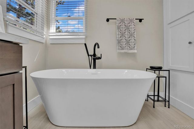 26400 Columbine Glen Avenue, Golden, CO 80401