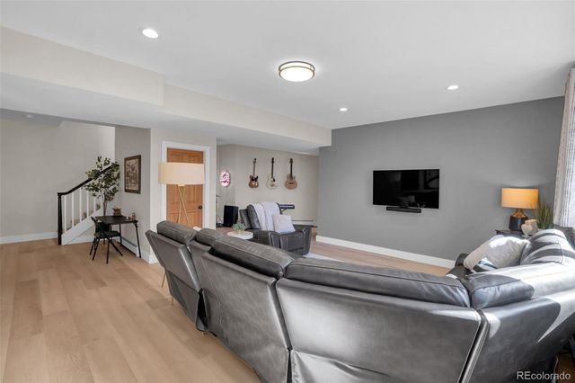 26400 Columbine Glen Avenue, Golden, CO 80401